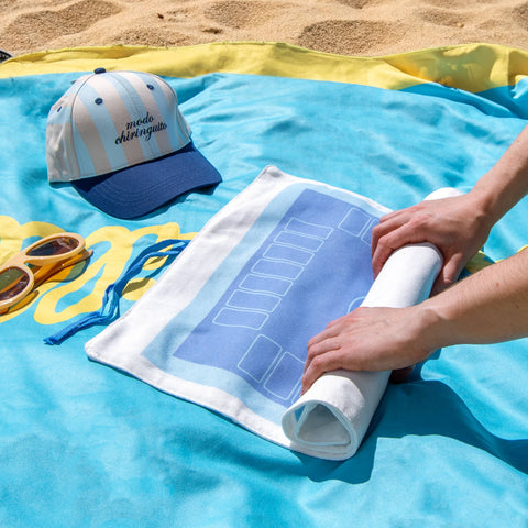 Portable tabletop dominoes game